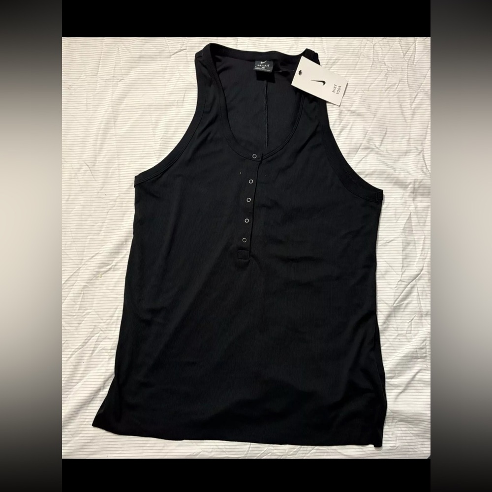 Nike Henley Yoga Women's Size Medium Training Tank Top Black CU5413-010 NWT